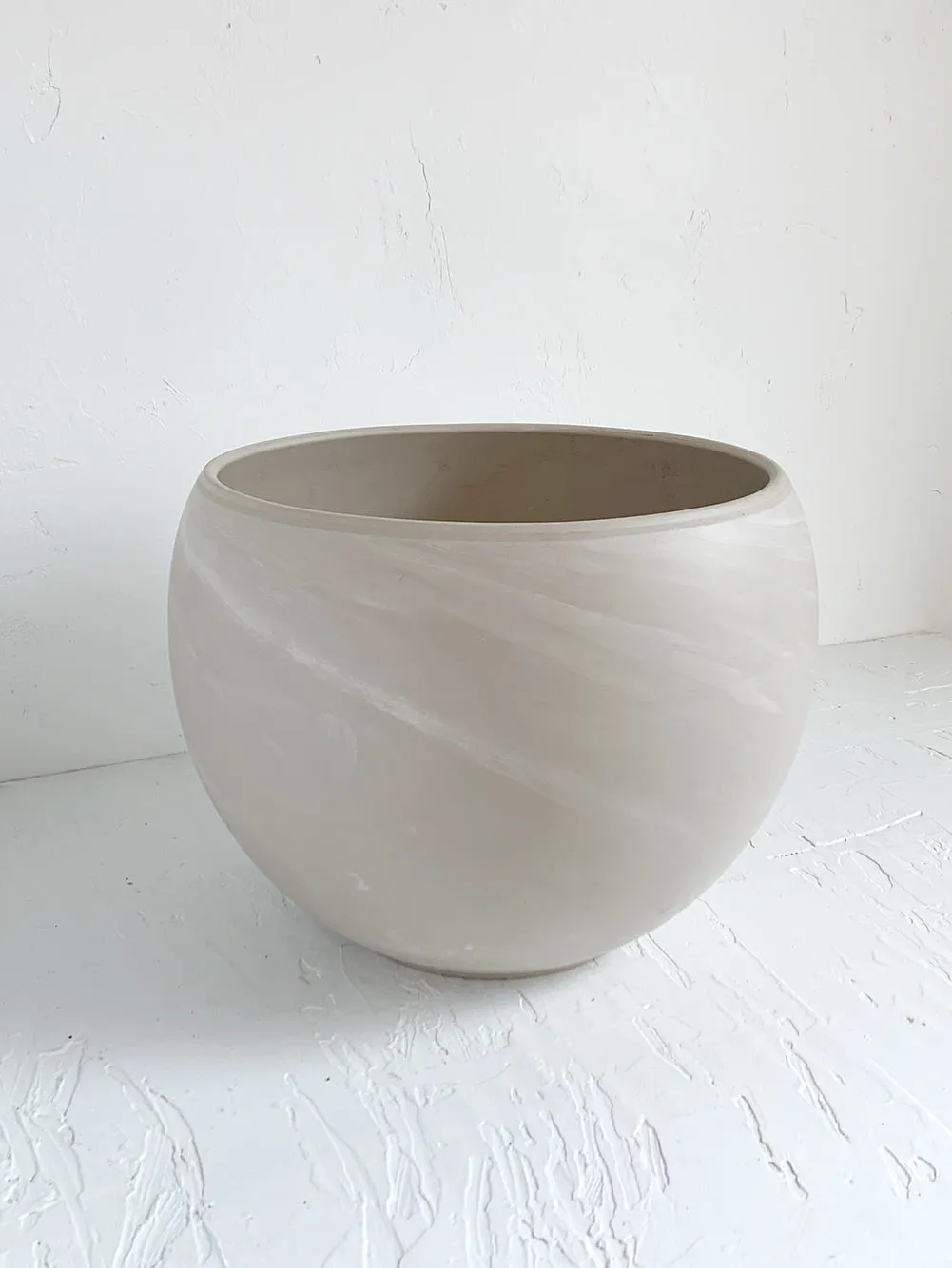 12" Luna Sphere Pot in Light Granite