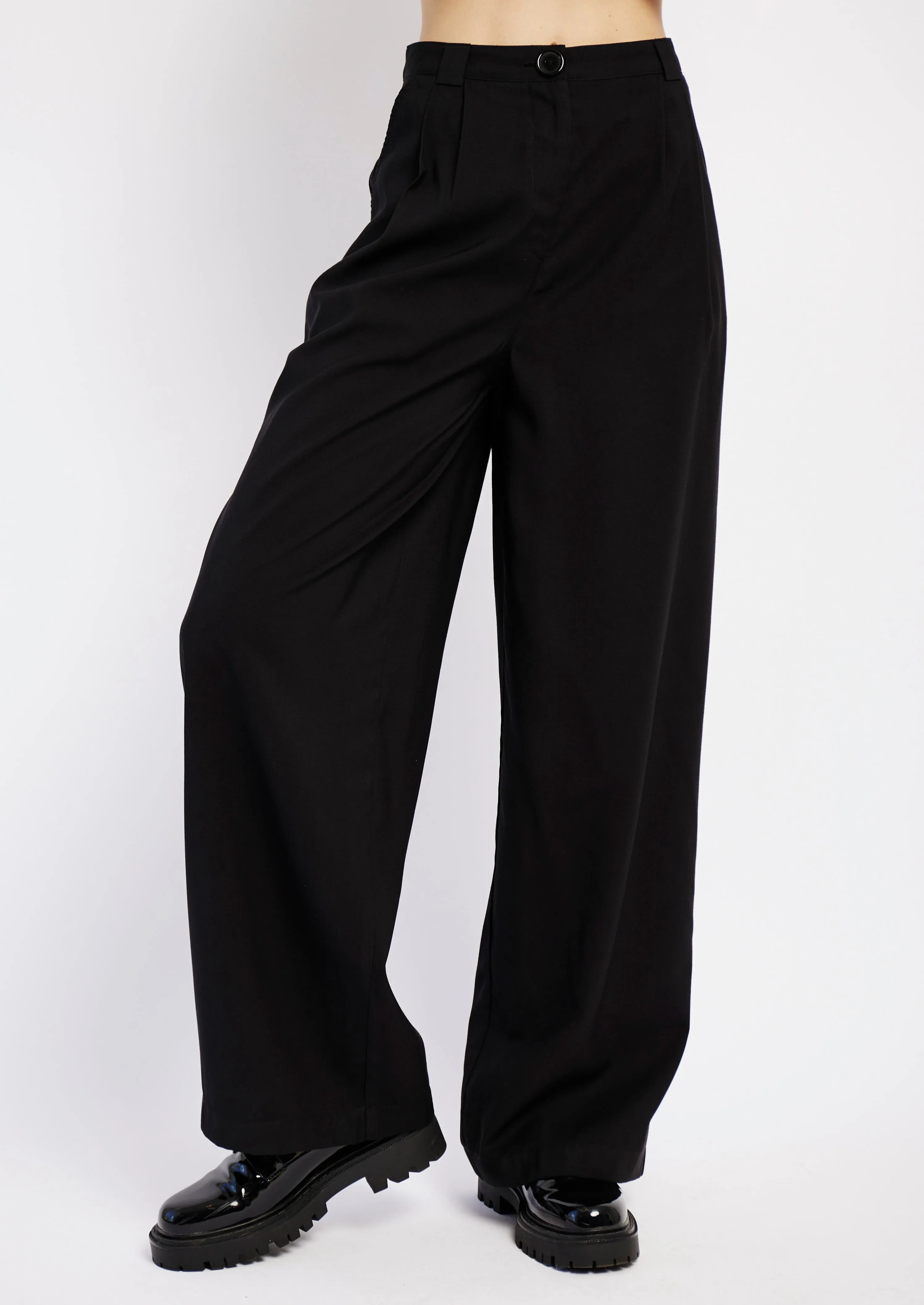 Puddle Pants in Black